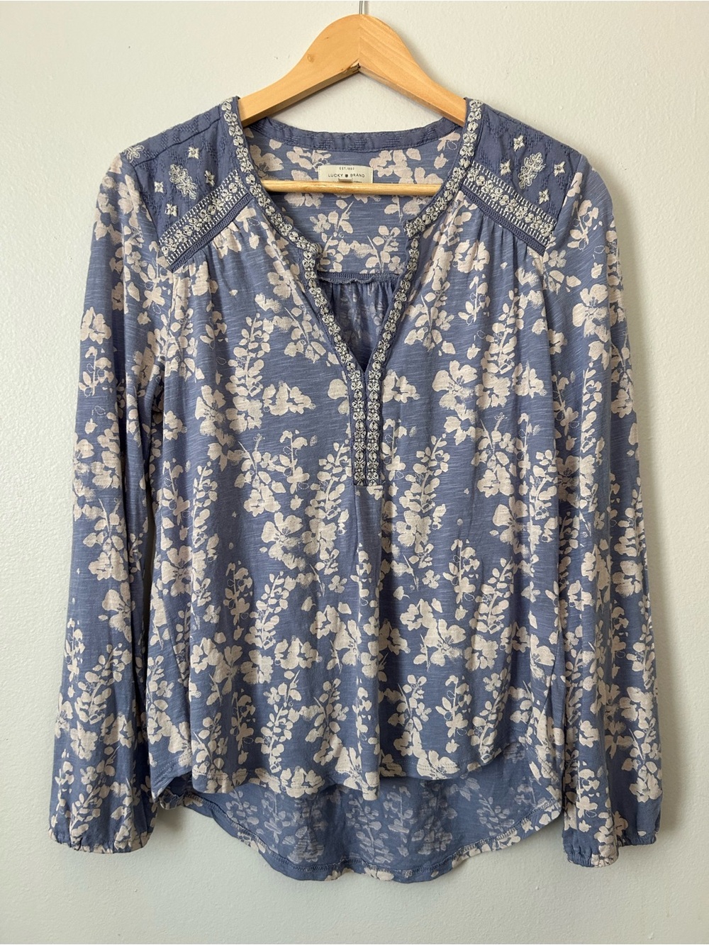 Lucky Brand Blue Floral Embroidered Boho Peasant Top M